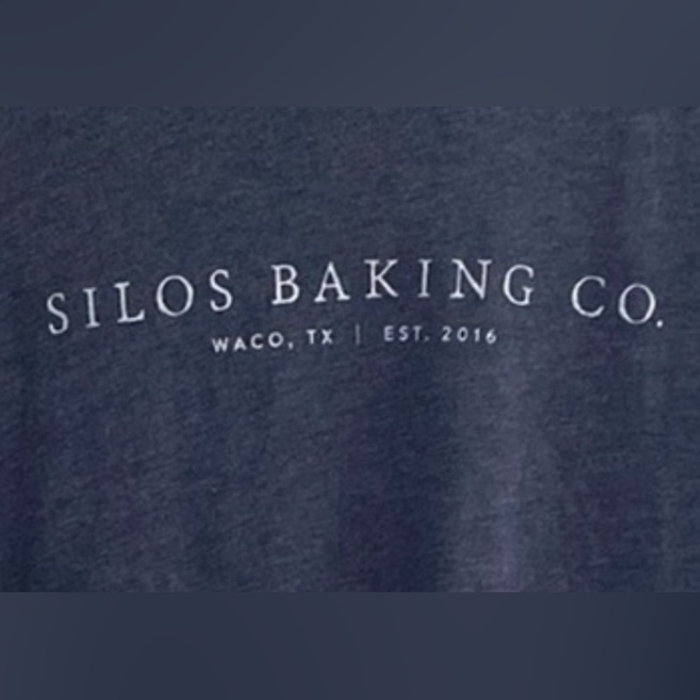 Magnolia Market Silos Baking Co. Blue Gray T-Shirt adult small